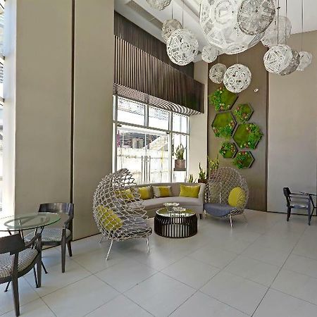 Currency Serviced Suites Pasig City Екстериор снимка